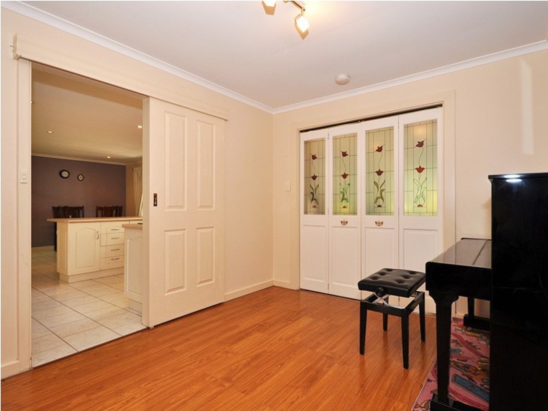 69 Sunnymeade Drive, Aberfoyle Park SA 5159