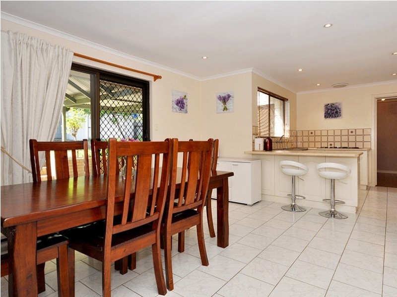 69 Sunnymeade Drive, Aberfoyle Park SA 5159