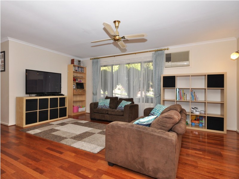 25 Pennant Street, Aberfoyle Park SA 5159