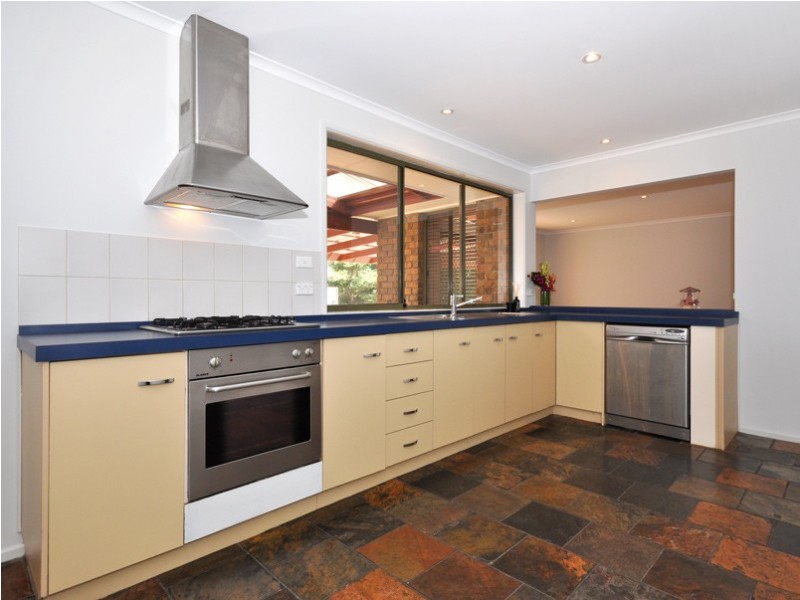 4 Dulcet Close, Aberfoyle Park SA 5159