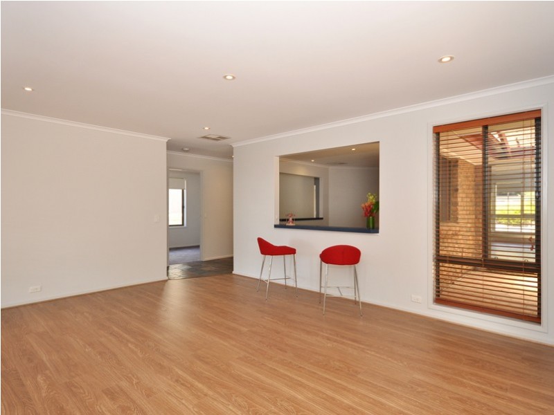 4 Dulcet Close, Aberfoyle Park SA 5159