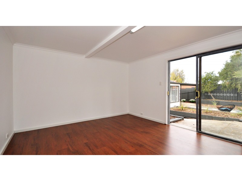 15 Roberts Road, Hackham West SA 5163