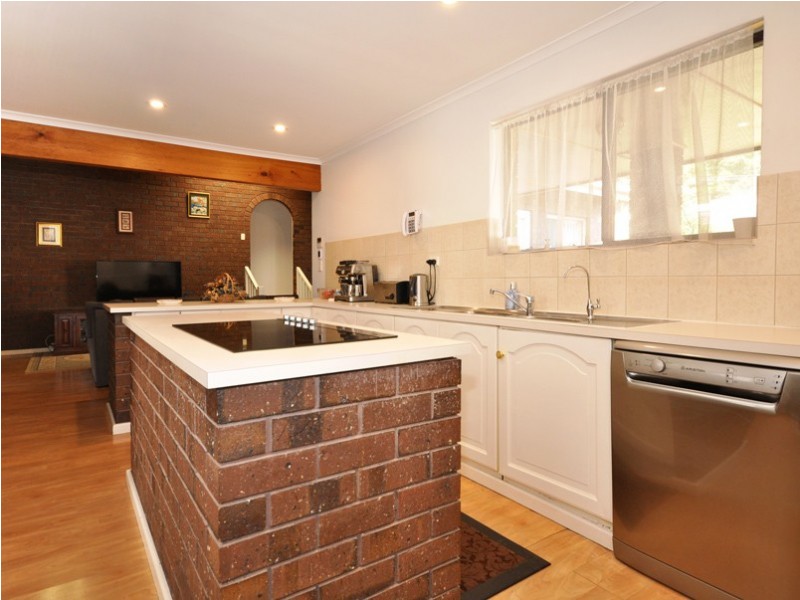 20 Tania Drive, Aberfoyle Park SA 5159