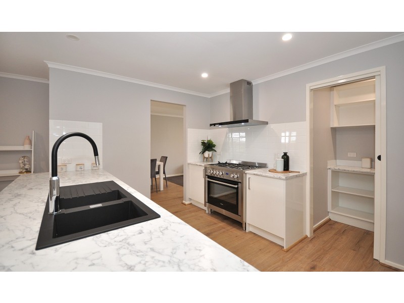 1 Daveys Road, Flagstaff Hill SA 5159