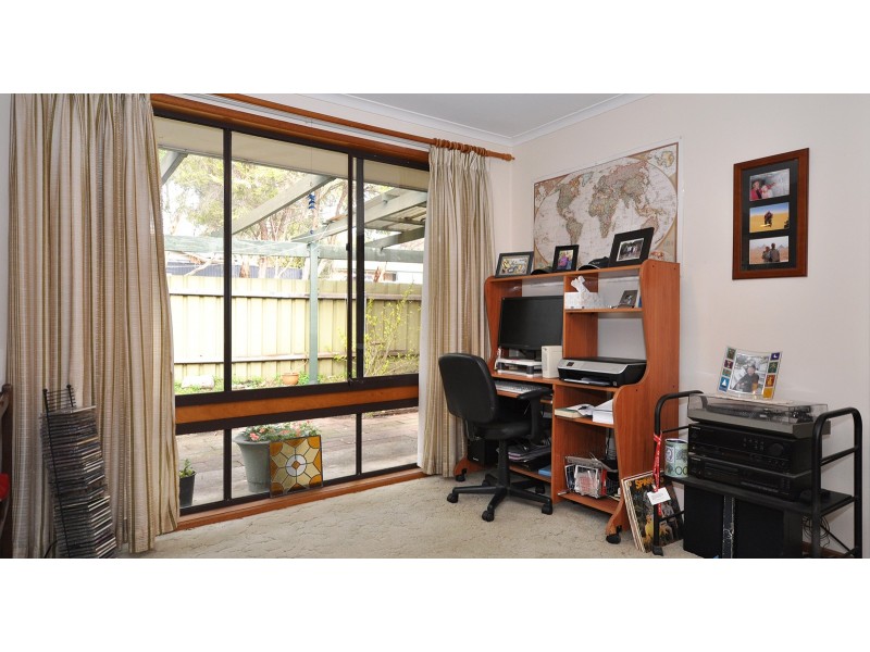 1 Topaz Drive, Flagstaff Hill SA 5159