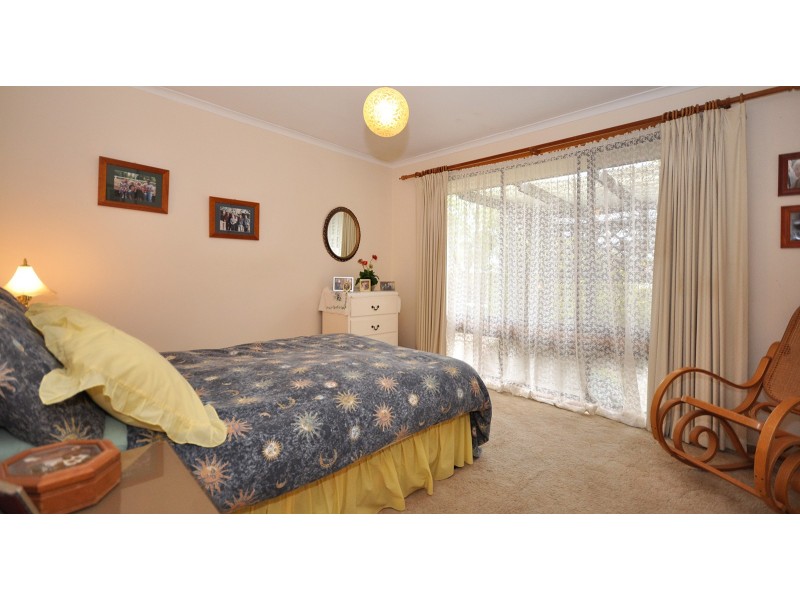 1 Topaz Drive, Flagstaff Hill SA 5159