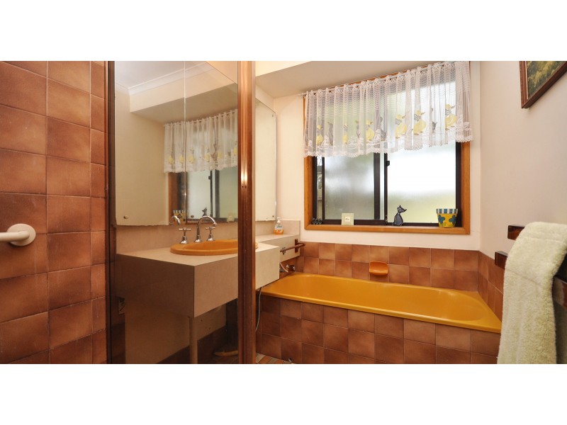 1 Topaz Drive, Flagstaff Hill SA 5159