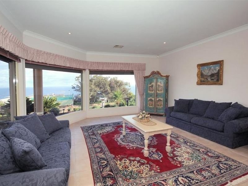 4 Murnada Street, Hallett Cove SA 5158