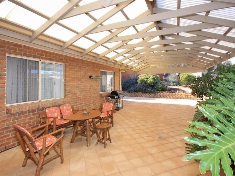 4 Murnada Street, Hallett Cove SA 5158