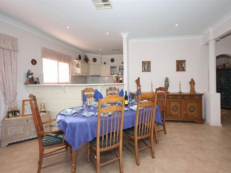 4 Murnada Street, Hallett Cove SA 5158