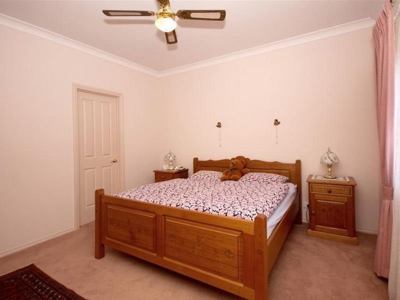 4 Murnada Street, Hallett Cove SA 5158