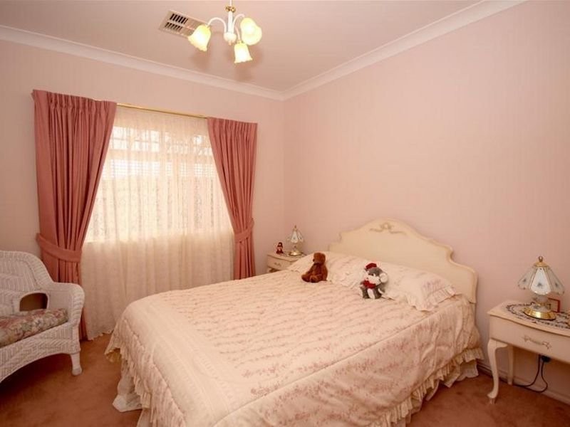 4 Murnada Street, Hallett Cove SA 5158