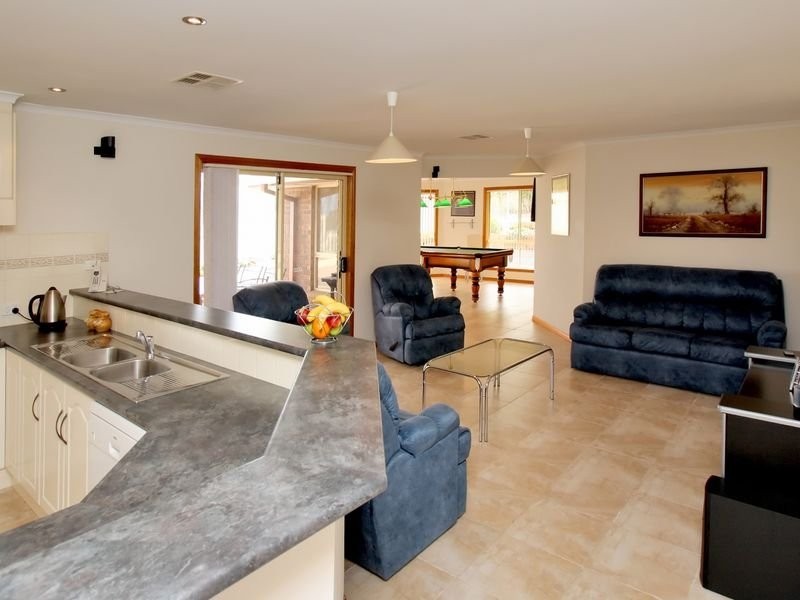 38 Coachwood Drive, Aberfoyle Park SA 5159