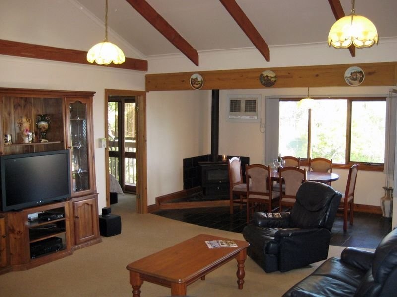 1 Larnoo Street, Hallett Cove SA 5158