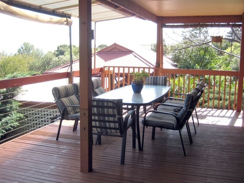 1 Larnoo Street, Hallett Cove SA 5158