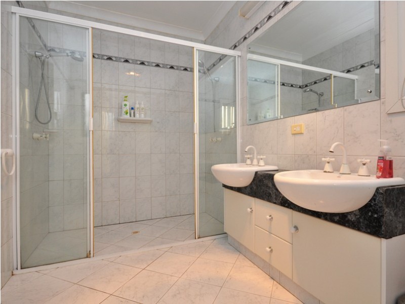 10 Bushland Drive, Aberfoyle Park SA 5159