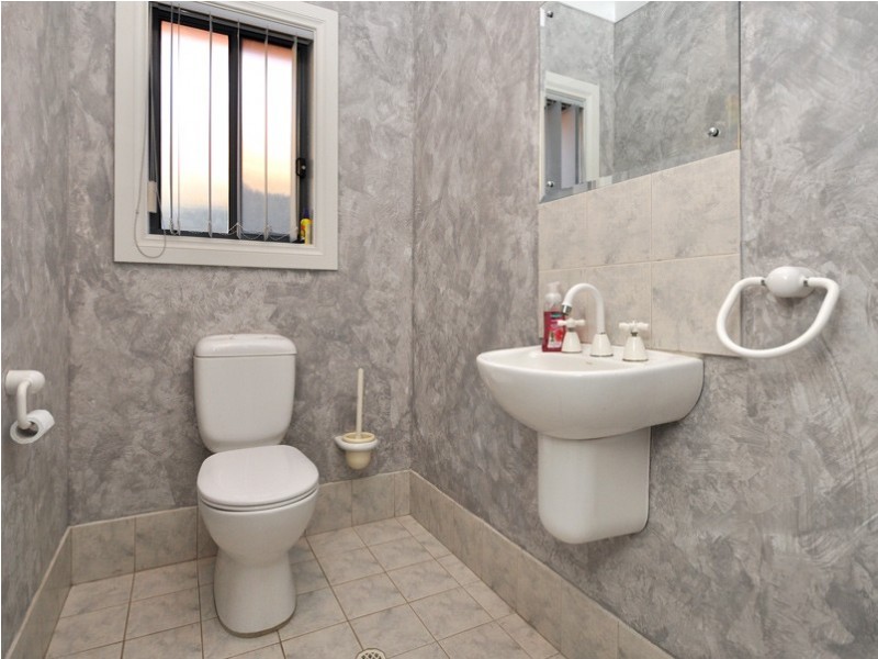 10 Bushland Drive, Aberfoyle Park SA 5159