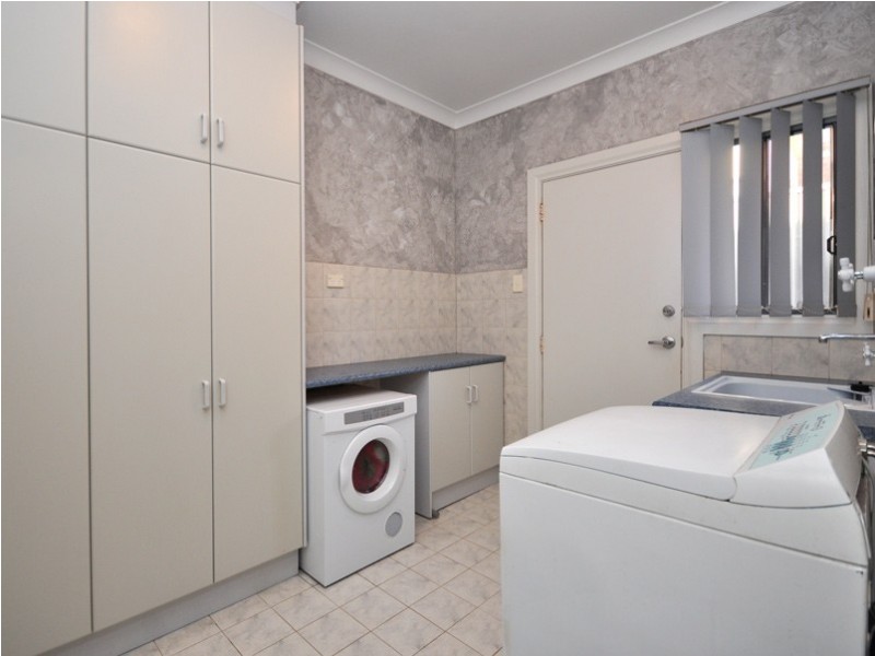 10 Bushland Drive, Aberfoyle Park SA 5159