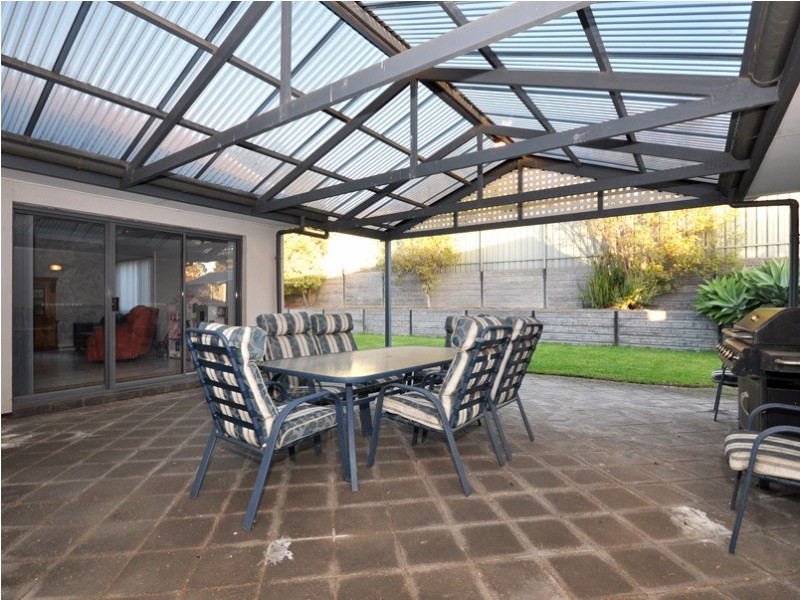 10 Bushland Drive, Aberfoyle Park SA 5159