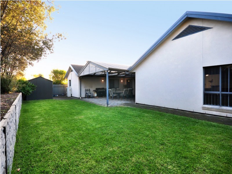 10 Bushland Drive, Aberfoyle Park SA 5159