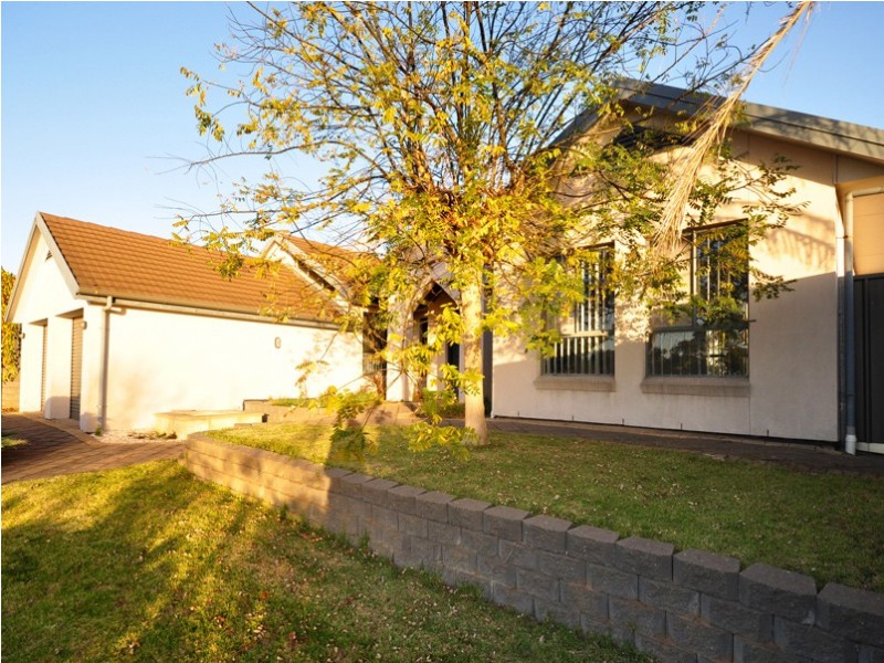 10 Bushland Drive, Aberfoyle Park SA 5159