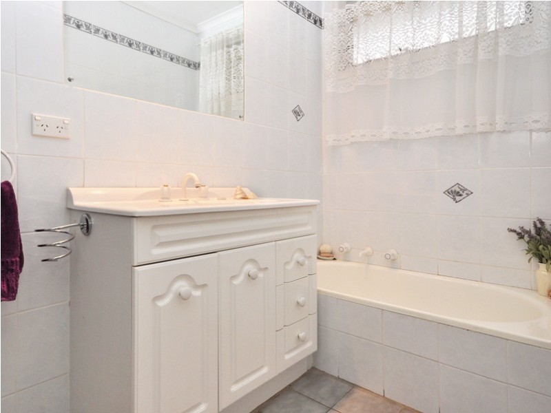 30 Pennant Street, Aberfoyle Park SA 5159