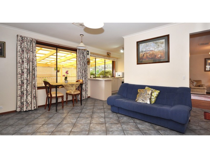 12 Ridgefield Close, Aberfoyle Park SA 5159