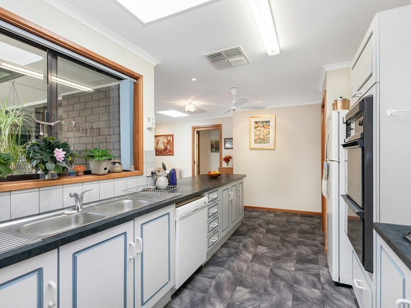 48 Serenade Crescent, Aberfoyle Park SA 5159