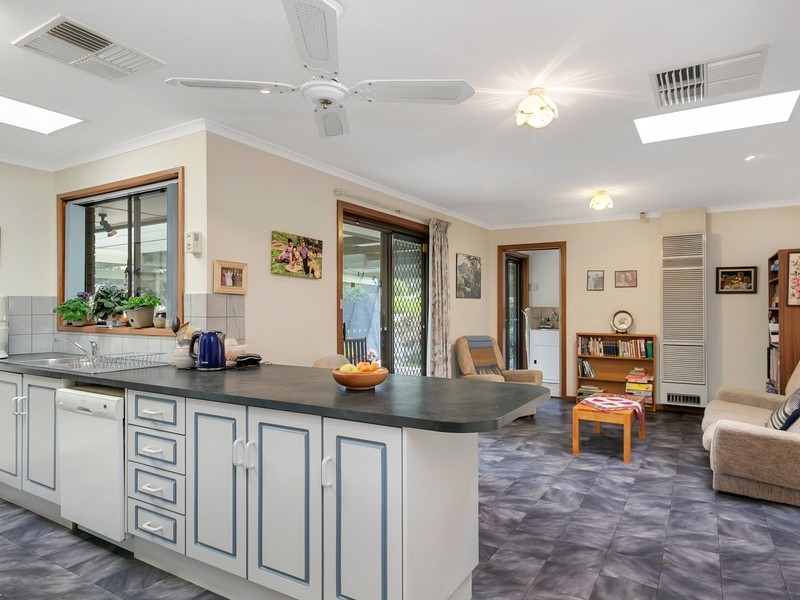 48 Serenade Crescent, Aberfoyle Park SA 5159