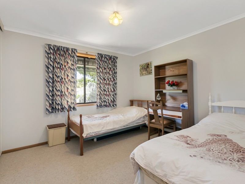 48 Serenade Crescent, Aberfoyle Park SA 5159