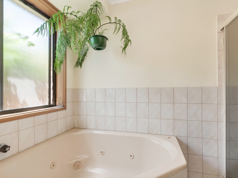 48 Serenade Crescent, Aberfoyle Park SA 5159