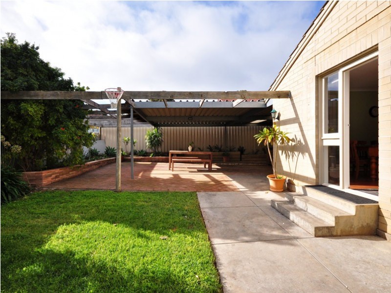 63 Taylors Road, Aberfoyle Park SA 5159