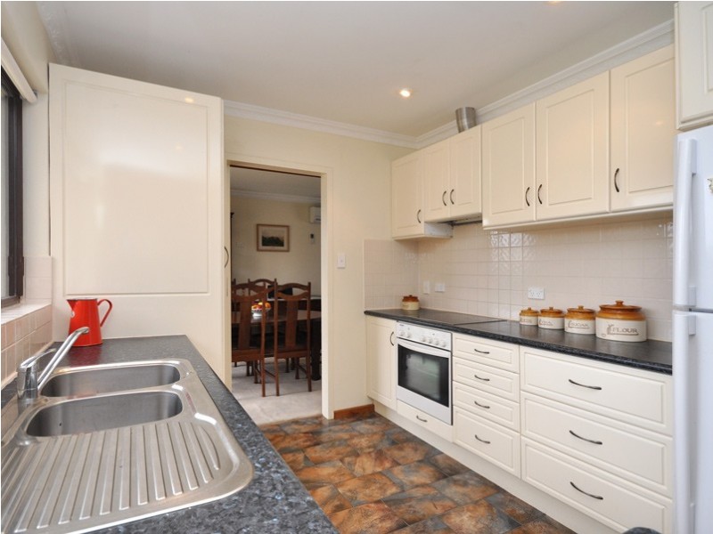 6 Balee Road, Happy Valley SA 5159