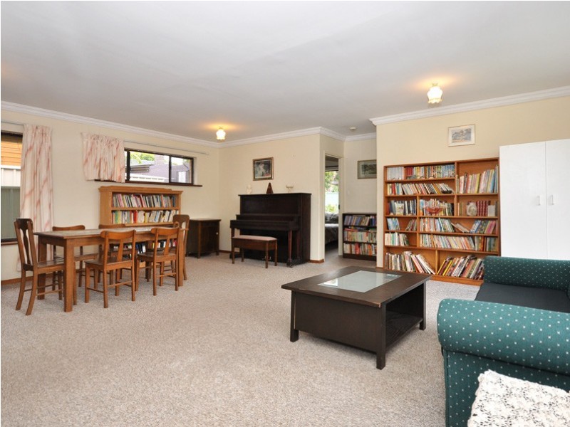 6 Balee Road, Happy Valley SA 5159