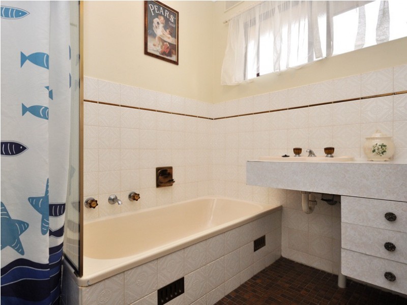 6 Balee Road, Happy Valley SA 5159