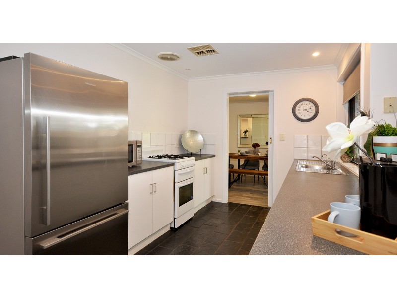 12 Knightsbridge Court, Happy Valley SA 5159