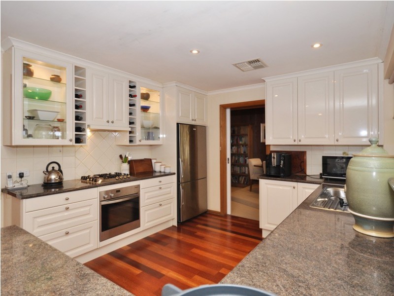 4 Sheoak Crescent, Aberfoyle Park SA 5159