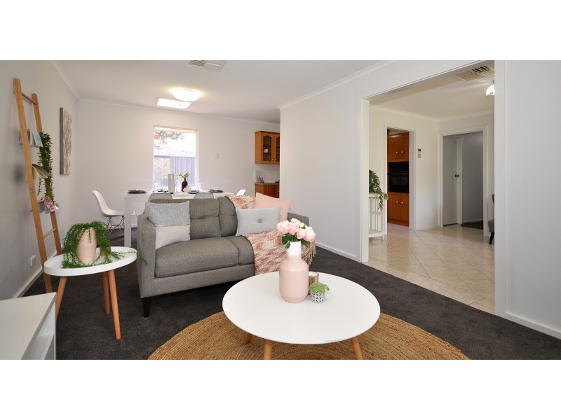 17 Hui-Hui Drive, Happy Valley SA 5159
