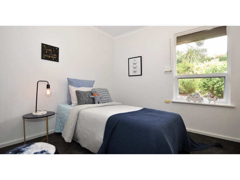17 Hui-Hui Drive, Happy Valley SA 5159