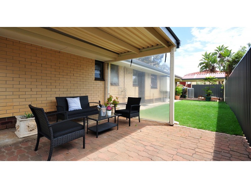 17 Hui-Hui Drive, Happy Valley SA 5159