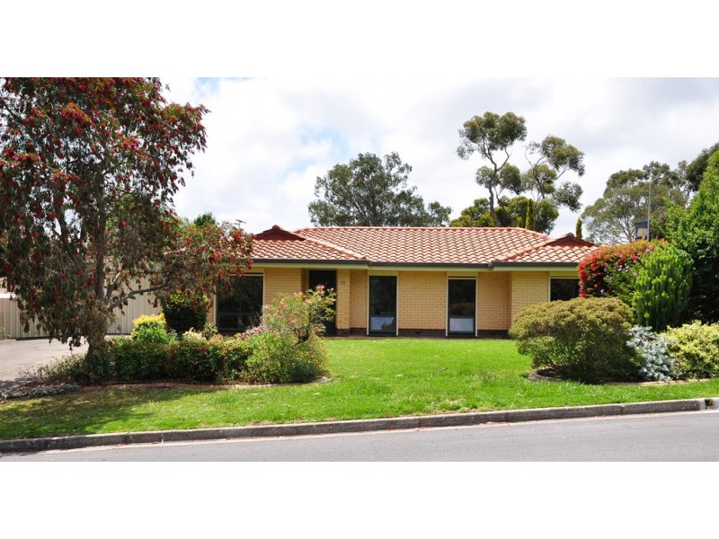 17 Hui-Hui Drive, Happy Valley SA 5159