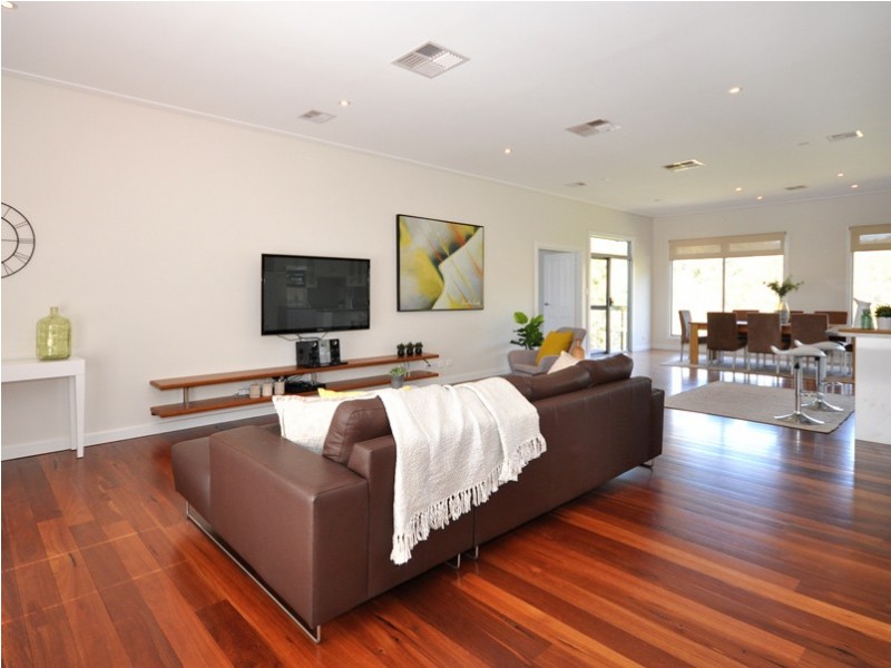 16 Scenic Court, Chandlers Hill SA 5159