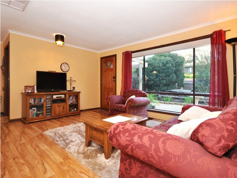 12 Sunnymeade Drive, Aberfoyle Park SA 5159