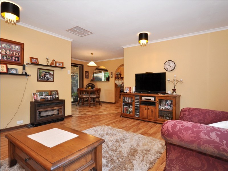 12 Sunnymeade Drive, Aberfoyle Park SA 5159