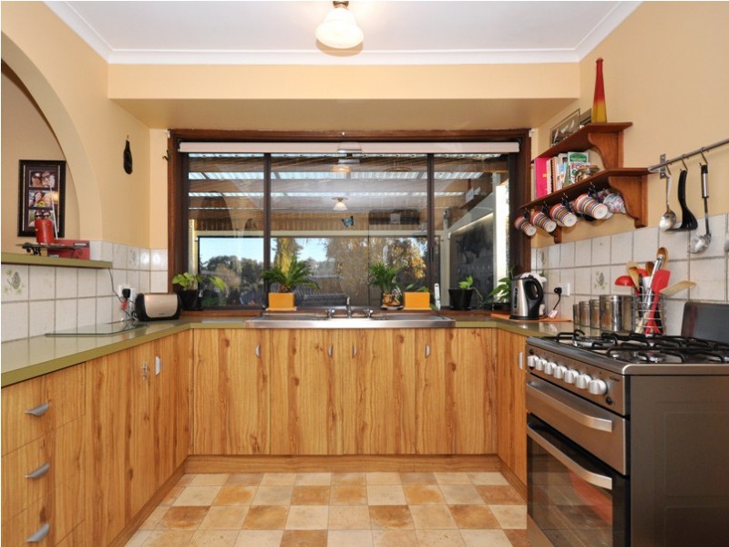 12 Sunnymeade Drive, Aberfoyle Park SA 5159