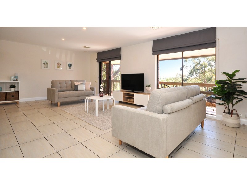 15 Hurds Hill Drive, Coromandel Valley SA 5051