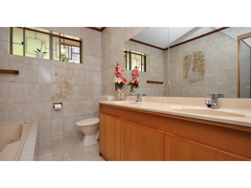 15 Hurds Hill Drive, Coromandel Valley SA 5051