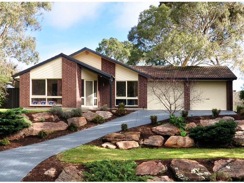 4 Woodland Grove, Aberfoyle Park SA 5159