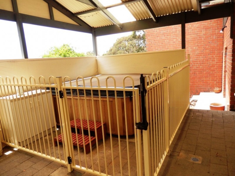 4 Goss Rd, Aberfoyle Park SA 5159