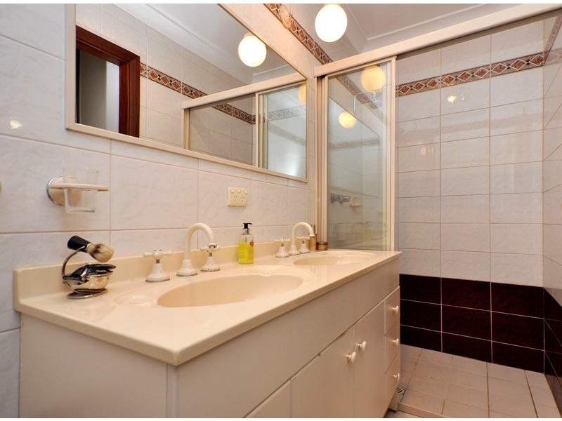 9 Broadmeadow Drive, Flagstaff Hill SA 5159